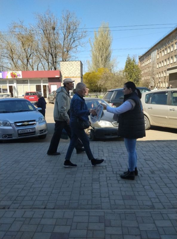 В Червоногвардейском районе прошла раздача газет В Червоногвардейском районе прошла раздача газет