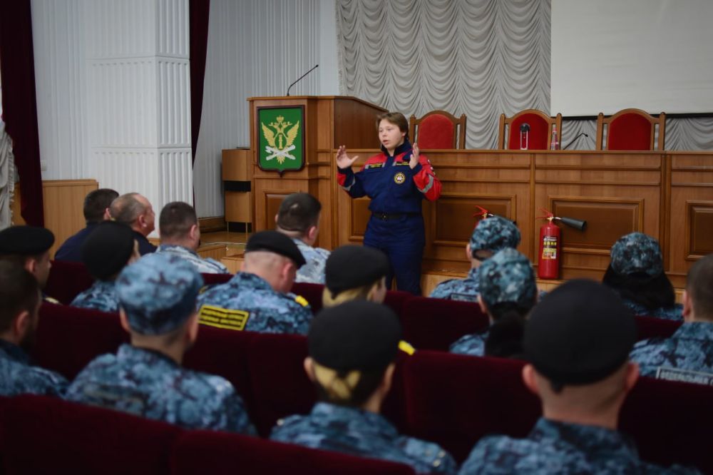 Добровольцы Донецкого РО ВСКС провели мастер-класс по пожарной безопасности для сотрудников Главного управления Федеральной службы судебных приставов по Донецкой Народной Республике Добровольцы Донецкого РО ВСКС провели мастер-класс по пожарной безопасности для сотрудников Главного управления Федеральной службы судебных приставов по Донецкой Народной Республике