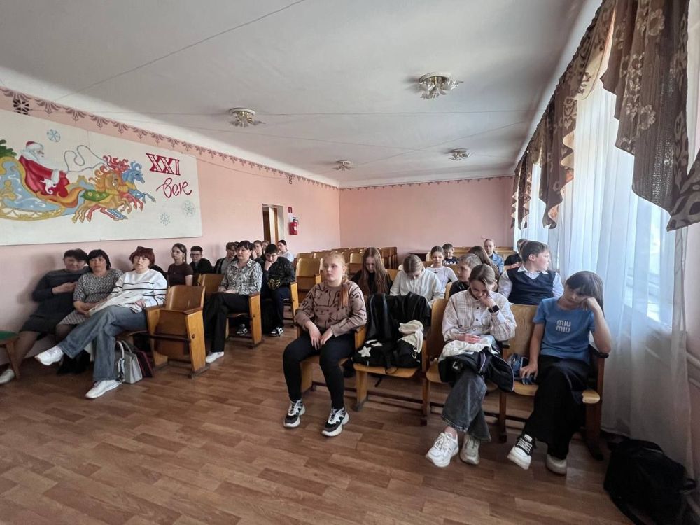 18 апреля 2025 года по партийному проекту «Единая Россия» «Выбирай своё» для обучающихся ГБОУ «Школа №4 г.о. Дебальцево» была организована и проведена экскурсия в Дебальцевскую дистанцию сигнализации и связи Донецкого... 18 апреля 2025 года по партийному проекту «Единая Россия» «Выбирай своё» для обучающихся ГБОУ «Школа №4 г.о. Дебальцево» была организована и проведена экскурсия в Дебальцевскую дистанцию сигнализации и связи Донецкого...