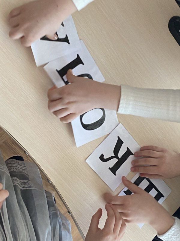«Прощание с Азбукой». Спасибо тебе, Азбука! Сегодня в ГБОУ «Мироновская школа № 10 г.о. Дебальцево» прошло мероприятие для первоклассников «Прощание с Азбукой». Спасибо тебе, Азбука! Сегодня в ГБОУ «Мироновская школа № 10 г.о. Дебальцево» прошло мероприятие для первоклассников