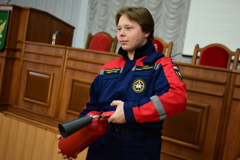 Добровольцы Донецкого РО ВСКС провели мастер-класс по пожарной безопасности для сотрудников Главного управления Федеральной службы судебных приставов по Донецкой Народной Республике Добровольцы Донецкого РО ВСКС провели мастер-класс по пожарной безопасности для сотрудников Главного управления Федеральной службы судебных приставов по Донецкой Народной Республике