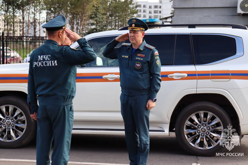 Заместитель главы МЧС России Вячеслав Бутко посетил подразделения ведомства в ЛНР и ДНР Заместитель главы МЧС России Вячеслав Бутко посетил подразделения ведомства в ЛНР и ДНР