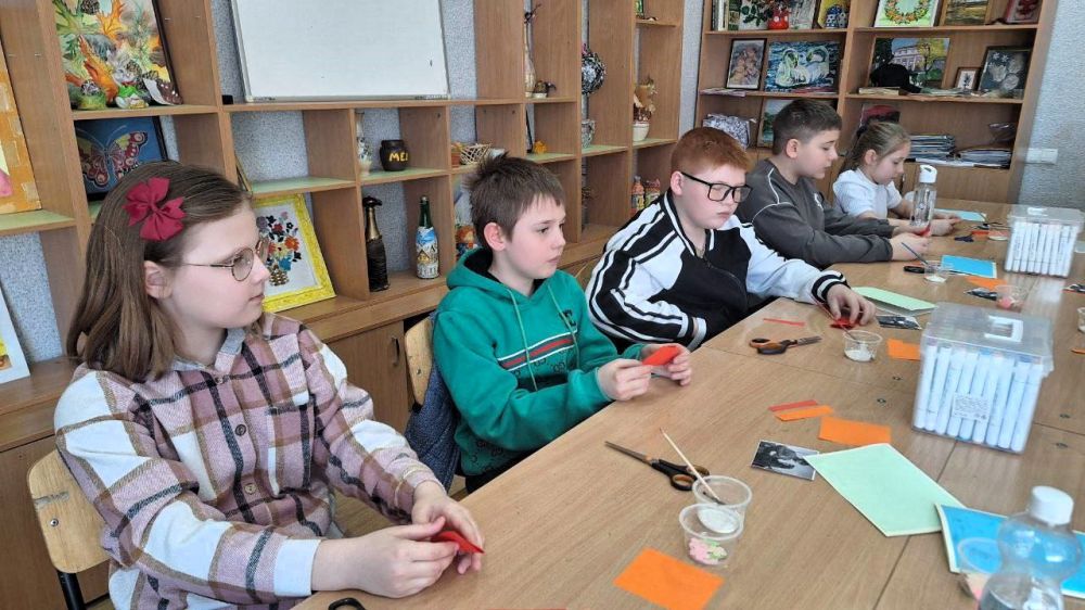 Дети из семей подопечных филиала фонда приняли участие в мастер-классе к 80-летию Победы Дети из семей подопечных филиала фонда приняли участие в мастер-классе к 80-летию Победы