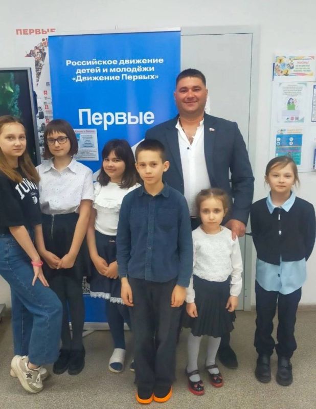 17.04.2025 года в ГБОУ «Приазовская школа Мангушского м.о.» прошло мероприятие посвященное «Героям Великой Отечественной войны 1941-1945 в нашей памяти» на котором присутствовал депутат Всероссийской политической партии... 17.04.2025 года в ГБОУ «Приазовская школа Мангушского м.о.» прошло мероприятие посвященное «Героям Великой Отечественной войны 1941-1945 в нашей памяти» на котором присутствовал депутат Всероссийской политической партии...