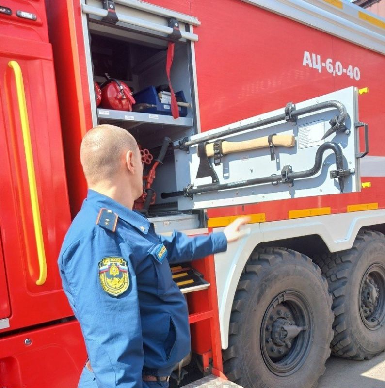 Школьники Снежного побывали на экскурсии в пожарной части Школьники Снежного побывали на экскурсии в пожарной части