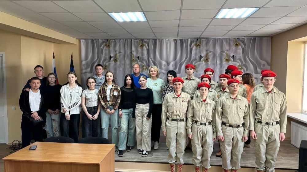 Представители университета Магаданской области встретились с активистами Ждановки Представители университета Магаданской области встретились с активистами Ждановки
