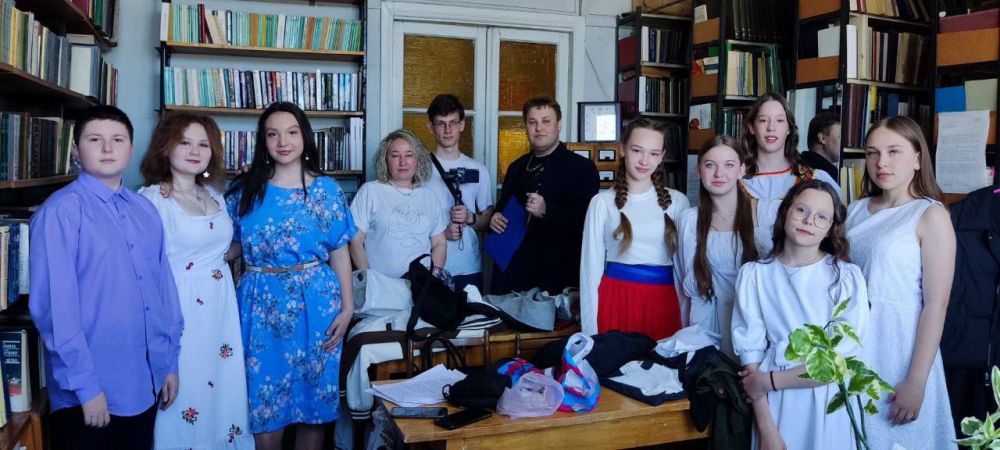 Артисты из Кировского выступили с концертом для военнослужащих Артисты из Кировского выступили с концертом для военнослужащих