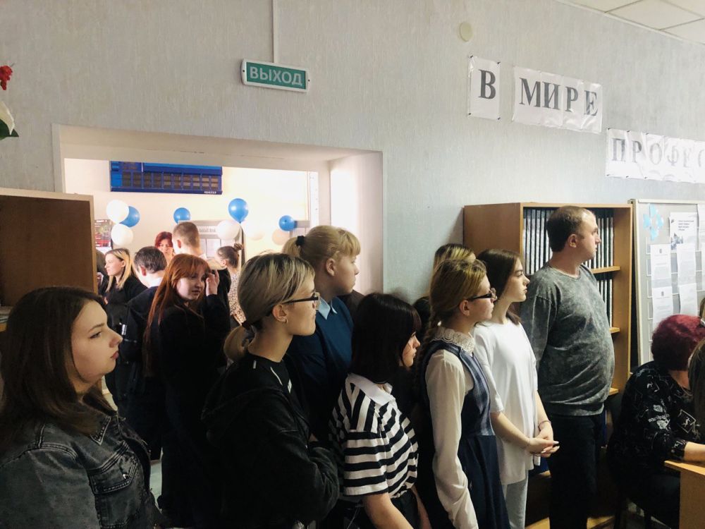Шаг к успешной карьере: Всероссийская ярмарка трудоустройства Шаг к успешной карьере: Всероссийская ярмарка трудоустройства
