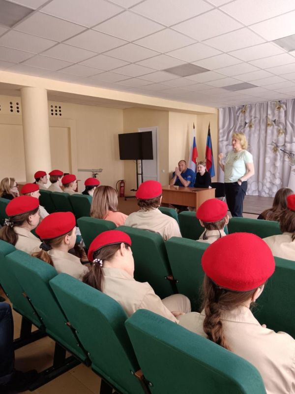 Представители университета Магаданской области встретились с активистами Ждановки Представители университета Магаданской области встретились с активистами Ждановки