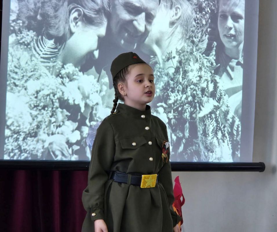 Сергей Желновач: Сегодня, 18 апреля, в ГБОУ «Школа № 3 городского округа Дебальцево» в рамках открытых уроков «Наследники Победы» и в честь празднования 80-летия Победы, прошло школьное мероприятие «Война…Страшнее нету слова» Сергей Желновач: Сегодня, 18 апреля, в ГБОУ «Школа № 3 городского округа Дебальцево» в рамках открытых уроков «Наследники Победы» и в честь празднования 80-летия Победы, прошло школьное мероприятие «Война…Страшнее нету слова»