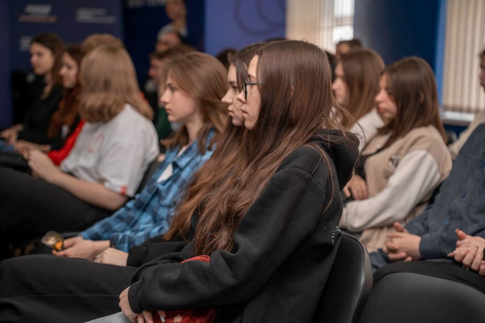 «Вы — молодежь, которая сегодня определяет, куда идти и как двигаться» «Вы — молодежь, которая сегодня определяет, куда идти и как двигаться»