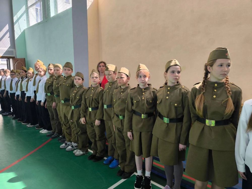 В школе Снежного состоялся Конкурс строя и песни "Победный марш" В школе Снежного состоялся Конкурс строя и песни "Победный марш"
