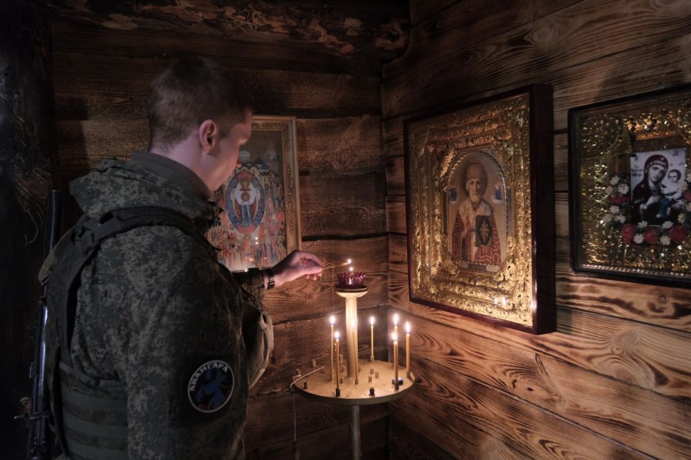 В преддверии великого праздника Пасхи военные священники группировки войск «Центр» доставили в передовые подразделения освящённые пасхальные куличи и провели праздничные богослужения, чтобы каждый военнослужащий, проходящий... В преддверии великого праздника Пасхи военные священники группировки войск «Центр» доставили в передовые подразделения освящённые пасхальные куличи и провели праздничные богослужения, чтобы каждый военнослужащий, проходящий...