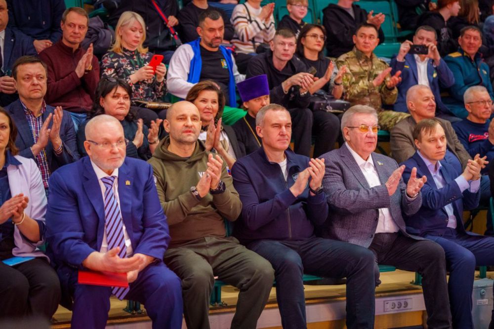 Артём Жога: Сегодня работаю в Югре. Здесь проходит турнир "Сибирские грэпплеры" памяти моего сына - Героя России Владимира Жоги Артём Жога: Сегодня работаю в Югре. Здесь проходит турнир "Сибирские грэпплеры" памяти моего сына - Героя России Владимира Жоги