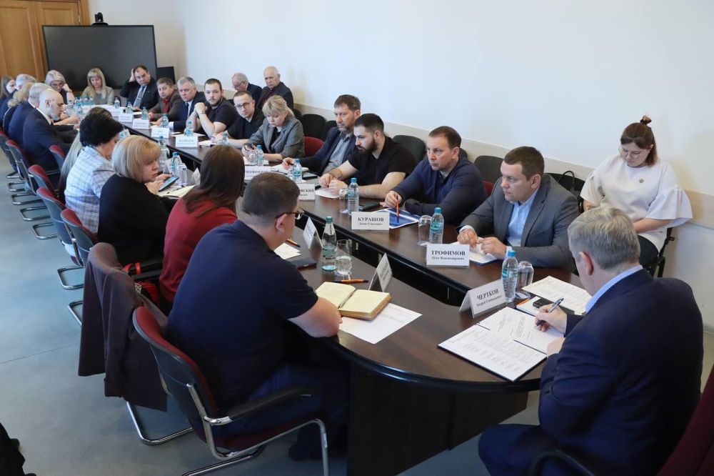Врио Председателя Правительства Андрей Чертков провел рабочее совещание с министерствами и вузами Врио Председателя Правительства Андрей Чертков провел рабочее совещание с министерствами и вузами