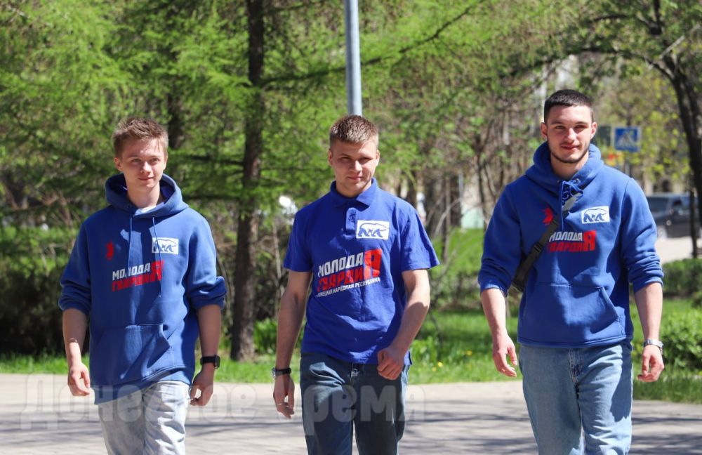 "Полгода назад не могли и представить": в центре Петровского района Донецка прошел пасхальный фестиваль "Полгода назад не могли и представить": в центре Петровского района Донецка прошел пасхальный фестиваль