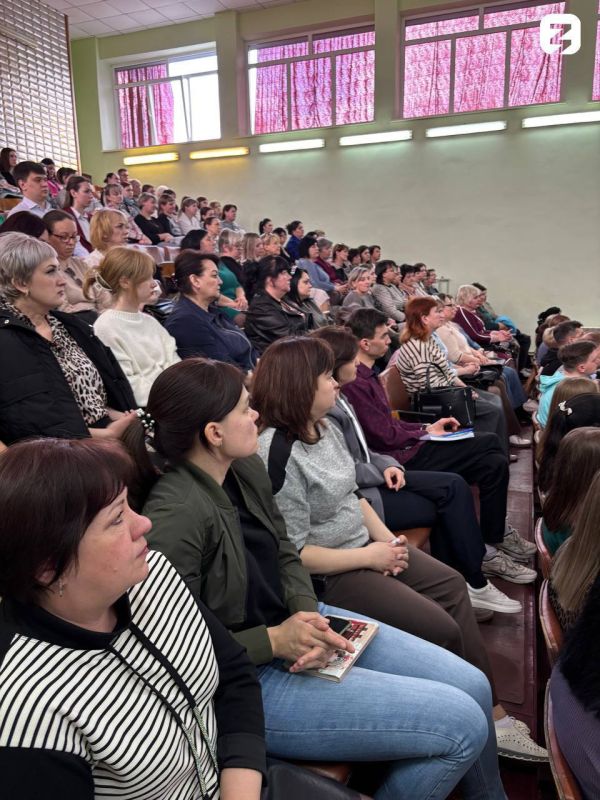 Кирилл Макаров: Более 1000 родителей и педагогов приняли участие в цикле форсайт-сессий от Российского общества «Знание» Кирилл Макаров: Более 1000 родителей и педагогов приняли участие в цикле форсайт-сессий от Российского общества «Знание»