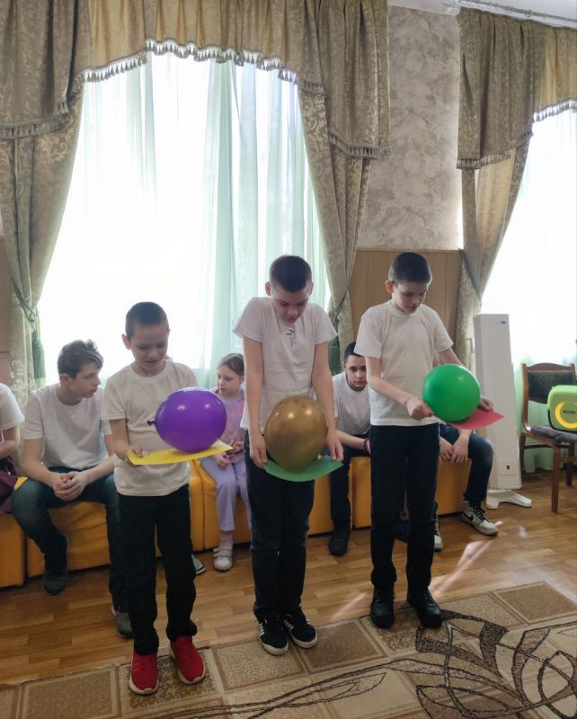 Час общения на тему «Семья в жизни человека» Час общения на тему «Семья в жизни человека»