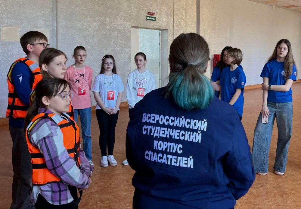 Пока весна набирает обороты, Школьные спасательные отряды не сидят без дела Пока весна набирает обороты, Школьные спасательные отряды не сидят без дела