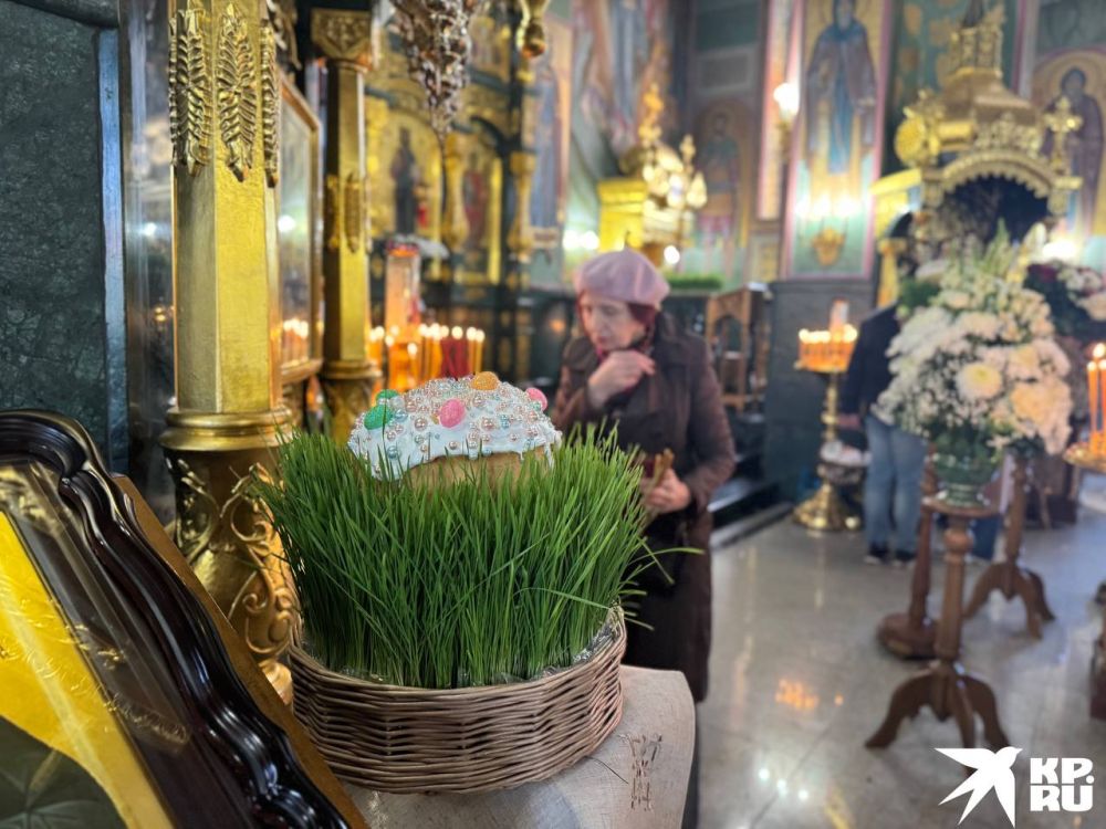 Праздник Светлой Пасхи в Свято-Троицком соборе Донецка Праздник Светлой Пасхи в Свято-Троицком соборе Донецка