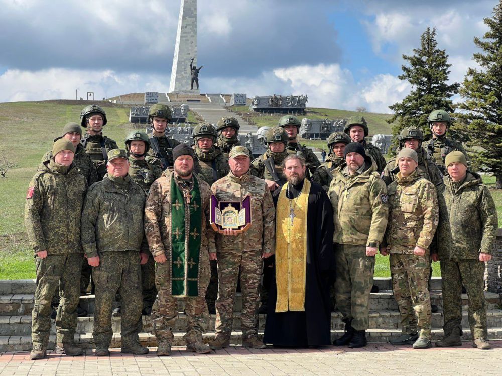 Образ «Спаса Нерукотворного» передали военнослужащим группировки войск «Центр» Образ «Спаса Нерукотворного» передали военнослужащим группировки войск «Центр»