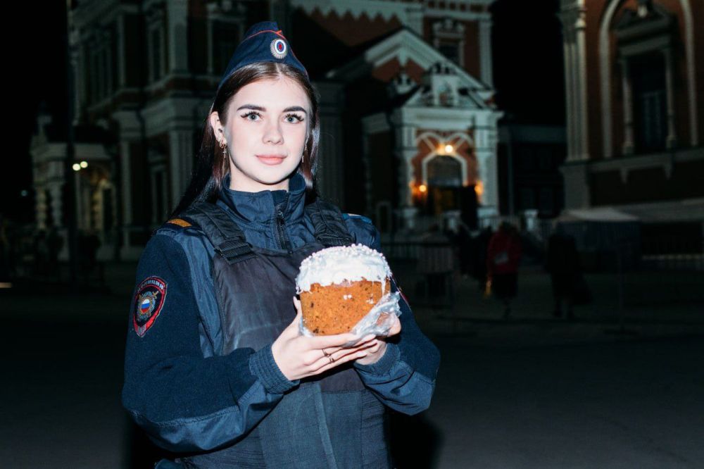 Сотрудники МВД России обеспечили безопасность пасхальных богослужений Сотрудники МВД России обеспечили безопасность пасхальных богослужений