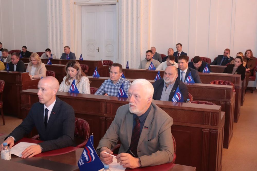 Денис Машков: Сегодня, 21 апреля, состоялась встреча Главы Донецкой Народной Республики Дениса Пушилина с депутатами Народного Совета Донецкой Народной Республики Денис Машков: Сегодня, 21 апреля, состоялась встреча Главы Донецкой Народной Республики Дениса Пушилина с депутатами Народного Совета Донецкой Народной Республики