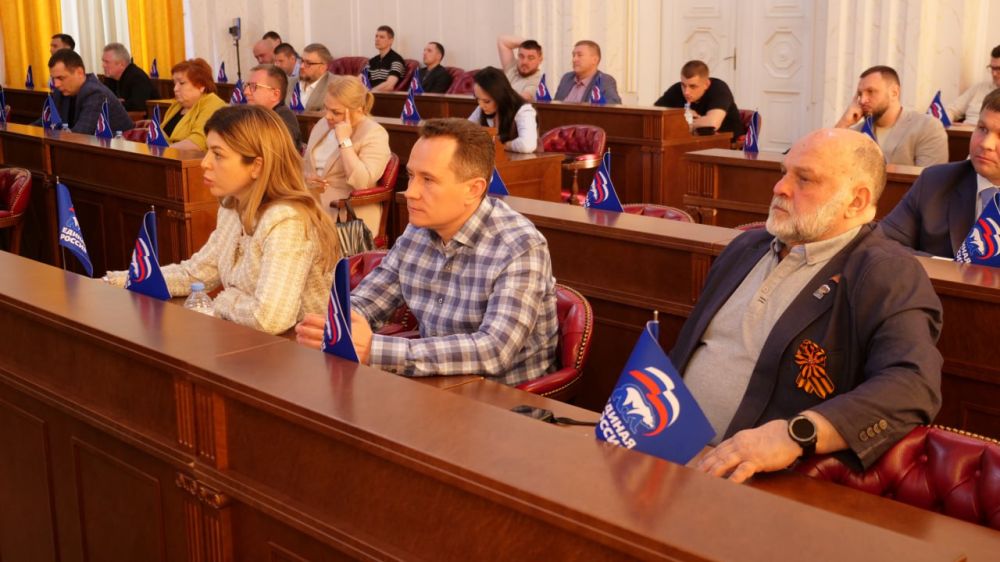 Денис Машков: Сегодня, 21 апреля, состоялась встреча Главы Донецкой Народной Республики Дениса Пушилина с депутатами Народного Совета Донецкой Народной Республики Денис Машков: Сегодня, 21 апреля, состоялась встреча Главы Донецкой Народной Республики Дениса Пушилина с депутатами Народного Совета Донецкой Народной Республики