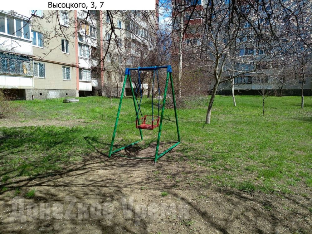 Площадки старше родителей: детям Текстильщика практически негде играть Площадки старше родителей: детям Текстильщика практически негде играть