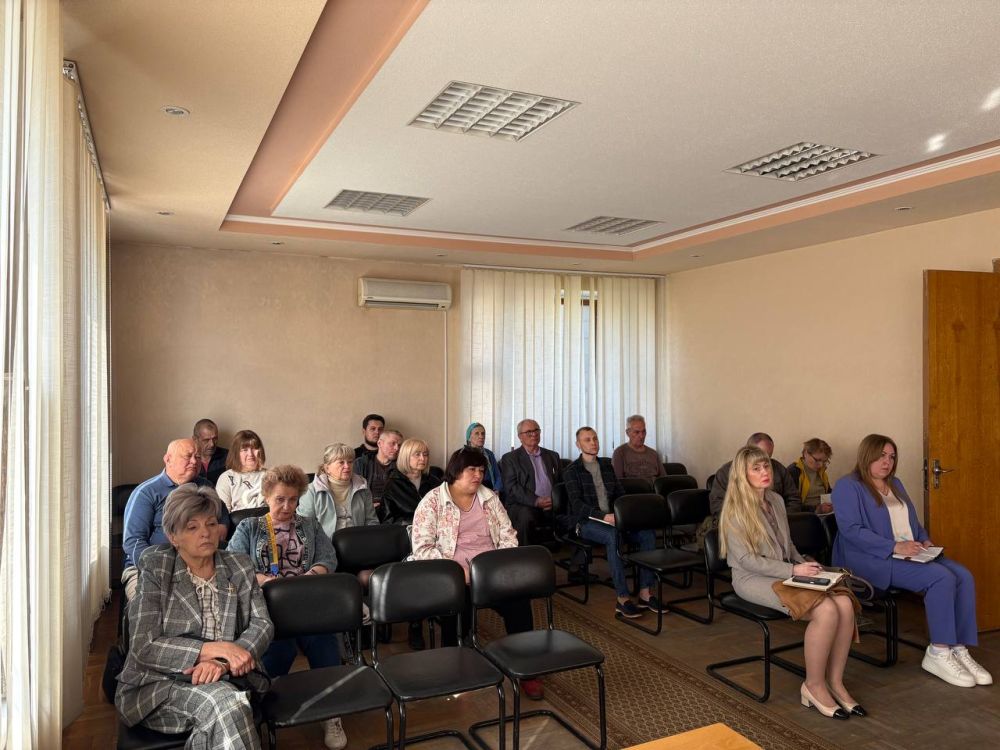 Сегодня, 22 апреля, заместитель руководителя Управы Ленинского внутригородского района Администрации городского округа Донецк Александр Поддубный, начальник Ленинского района тепловых сетей структурного производственного ... Сегодня, 22 апреля, заместитель руководителя Управы Ленинского внутригородского района Администрации городского округа Донецк Александр Поддубный, начальник Ленинского района тепловых сетей структурного производственного ...