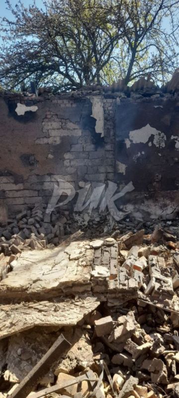 Иван Приходько: В результате атаки БПЛА украинских нацистов минувшей ночью в посёлке шахты «6/7» (Никитовский район Горловки) уничтожены 5 домостроений Иван Приходько: В результате атаки БПЛА украинских нацистов минувшей ночью в посёлке шахты «6/7» (Никитовский район Горловки) уничтожены 5 домостроений