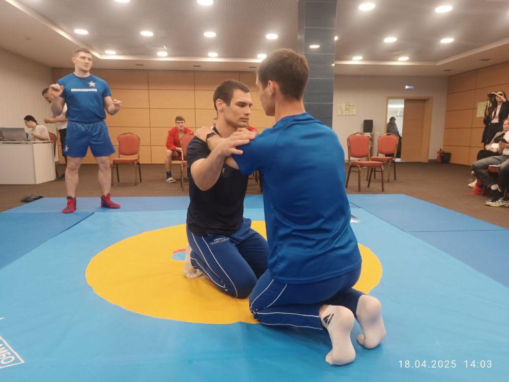 Юрий Мартынов: Преподаватели физической культуры школ нашей Республики приняли участие в межрегиональном форуме «Самбо в школу» Юрий Мартынов: Преподаватели физической культуры школ нашей Республики приняли участие в межрегиональном форуме «Самбо в школу»