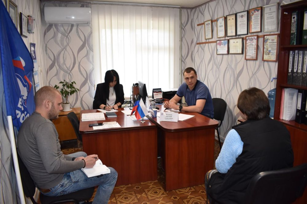 Депутат Народного Совета ответил на вопросы жителей Кировского Депутат Народного Совета ответил на вопросы жителей Кировского