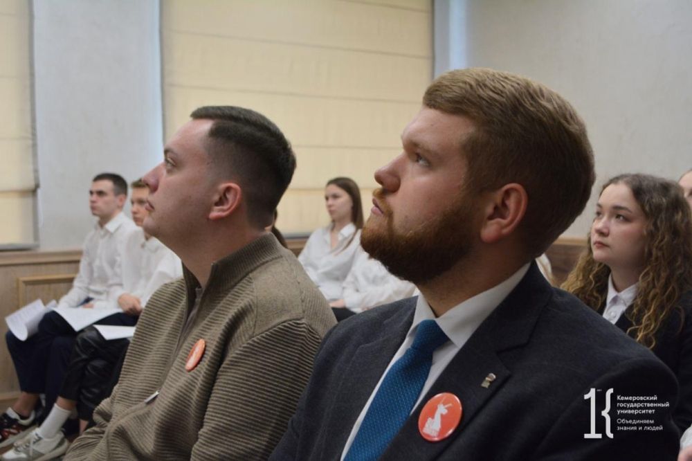 Заведующий отделом по воспитательной работе ДГПУ принял участие в круглом столе «Без срока давности» в Кузбассе Заведующий отделом по воспитательной работе ДГПУ принял участие в круглом столе «Без срока давности» в Кузбассе