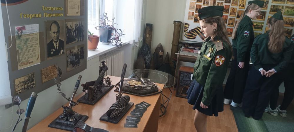 Кадеты Ждановки посетили выставку кованых фигур Кадеты Ждановки посетили выставку кованых фигур