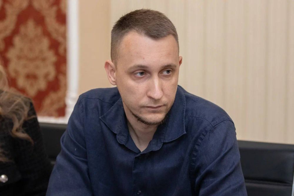 Владислав Подкова: В Народном Совете прошло заседание Комитета по молодежной политике с участием Молодежного парламента ДНР и делегации при Заксобрании Санкт-Петербурга Владислав Подкова: В Народном Совете прошло заседание Комитета по молодежной политике с участием Молодежного парламента ДНР и делегации при Заксобрании Санкт-Петербурга