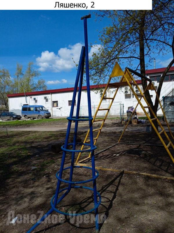 Площадки старше родителей: детям Текстильщика практически негде играть Площадки старше родителей: детям Текстильщика практически негде играть