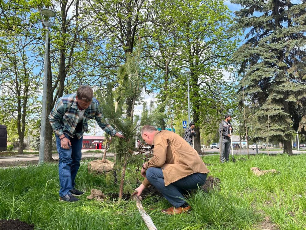 Вчера, 22 апреля, в рамках партийного проекта ЕР «Комфортная городская среда», при участии Администрации муниципального образования городского округа Харцызск, депутатов городского округа Харцызск и представителей Нижнего... Вчера, 22 апреля, в рамках партийного проекта ЕР «Комфортная городская среда», при участии Администрации муниципального образования городского округа Харцызск, депутатов городского округа Харцызск и представителей Нижнего...