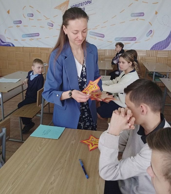 В школах Снежного прошли уроки «Наследники Победы» В школах Снежного прошли уроки «Наследники Победы»