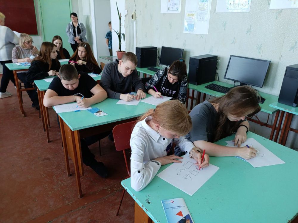 В конце мероприятия в ходе беседы ребята поделились своими впечатлениями и выводами В конце мероприятия в ходе беседы ребята поделились своими впечатлениями и выводами