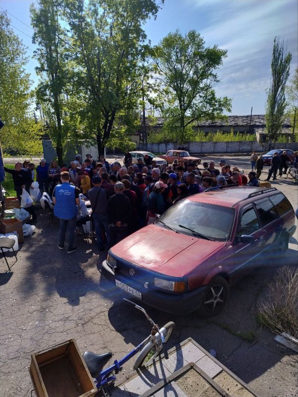 Наталья Великодная: Сегодня волонтеры Центра развития Регионов выдали гуманитарную помощь жителям освобожденной Кураховки Кураховского муниципального округа Наталья Великодная: Сегодня волонтеры Центра развития Регионов выдали гуманитарную помощь жителям освобожденной Кураховки Кураховского муниципального округа