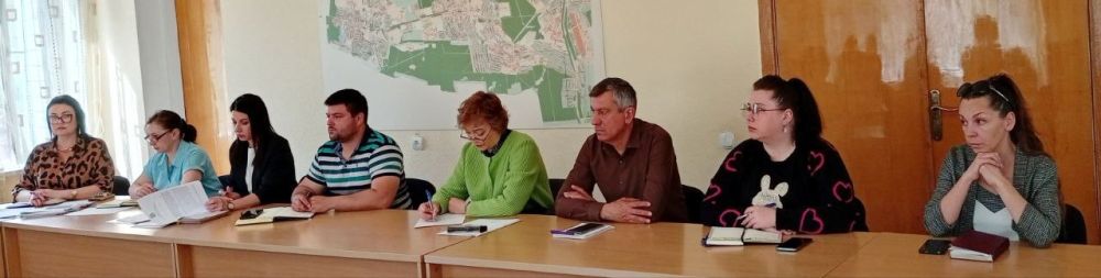 Наталья Бегуненко: Сегодня, 23 апреля, руководитель Управы Петровского внутригородского района Администрации городского округа Донецк Бегуненко Наталья Ивановна провела еженедельное аппаратное совещание Наталья Бегуненко: Сегодня, 23 апреля, руководитель Управы Петровского внутригородского района Администрации городского округа Донецк Бегуненко Наталья Ивановна провела еженедельное аппаратное совещание