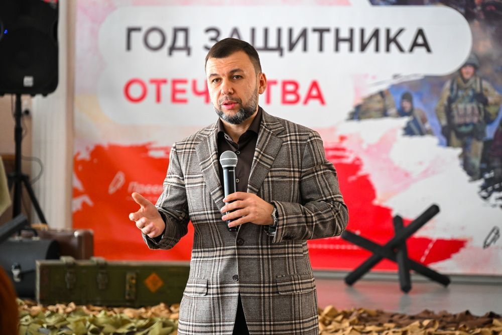 Думаю, не только у меня стоял ком в горле во время открытого урока, который прошел сегодня в моей родной макеевской школе, сейчас - лицее №1 Думаю, не только у меня стоял ком в горле во время открытого урока, который прошел сегодня в моей родной макеевской школе, сейчас - лицее №1