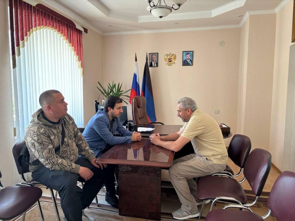 Заместитель председателя Шахтерского муниципального совета ответил на вопросы жителей Ждановки Заместитель председателя Шахтерского муниципального совета ответил на вопросы жителей Ждановки