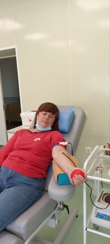 Сдай кровь - спаси жизнь. В Волновахском муниципальном округе прошла акция «Сдай кровь - спаси жизнь», которая собрала участников, стремящихся внести свой вклад в благородное дело Сдай кровь - спаси жизнь. В Волновахском муниципальном округе прошла акция «Сдай кровь - спаси жизнь», которая собрала участников, стремящихся внести свой вклад в благородное дело