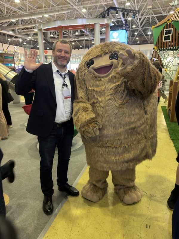 Депутат Петр Шимановский вошел в состав делегации ДНР на выставке ParkSeason Expo в Москве Депутат Петр Шимановский вошел в состав делегации ДНР на выставке ParkSeason Expo в Москве