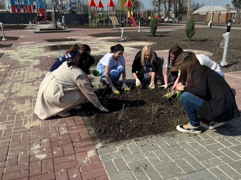 17 апреля 2025 года в Волновахе в Доме Молодежи состоялась встреча с женщинами и детьми, которые оказались в сложных жизненных ситуациях 17 апреля 2025 года в Волновахе в Доме Молодежи состоялась встреча с женщинами и детьми, которые оказались в сложных жизненных ситуациях