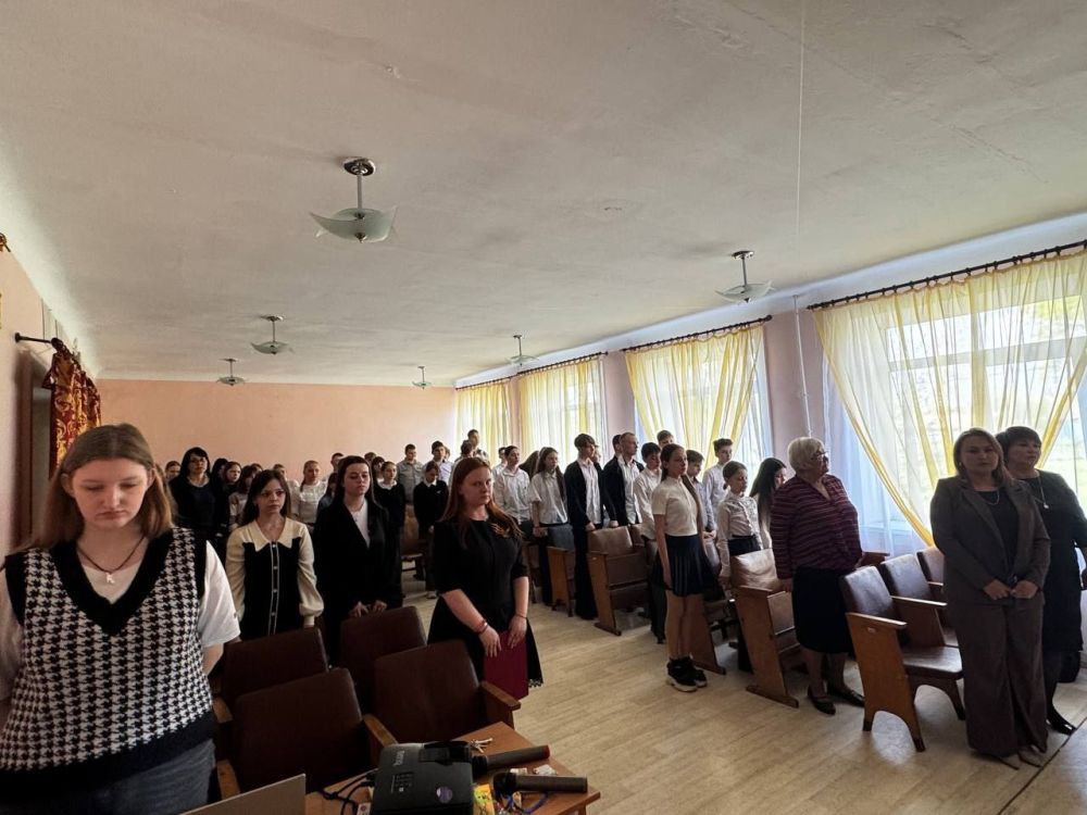 23 апреля, в преддверии важной даты - ДНЯ ПОБЕДЫ, советник директора по воспитанию для 6-8 классов ГБОУ "Школа №4 г. о. Дебальцево" провела второй открытый урок "Наследники Победы" 23 апреля, в преддверии важной даты - ДНЯ ПОБЕДЫ, советник директора по воспитанию для 6-8 классов ГБОУ "Школа №4 г. о. Дебальцево" провела второй открытый урок "Наследники Победы"