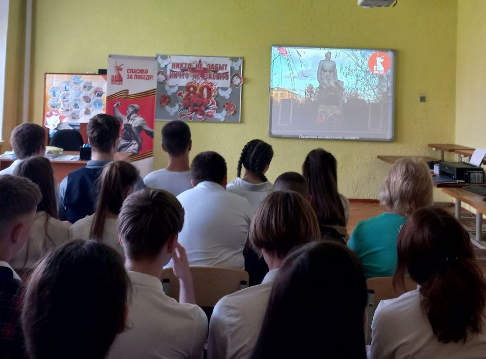 В рамках Всероссийского проекта "Без срока давности" и регионального проекта "Дети-детям" в нашей школе прошел трогательный и важный открытый урок "Наследники Победы" В рамках Всероссийского проекта "Без срока давности" и регионального проекта "Дети-детям" в нашей школе прошел трогательный и важный открытый урок "Наследники Победы"
