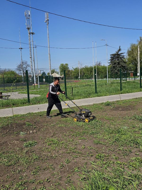 Сергей Желновач: На территории городского округа Дебальцево ведутся работы по благоустройству Сергей Желновач: На территории городского округа Дебальцево ведутся работы по благоустройству